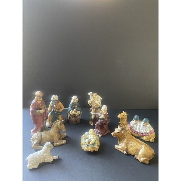 Vintage Porcelain Bisque Nativity Holy Family 10 Piece Set Religious Christmas - Picture 1 of 8